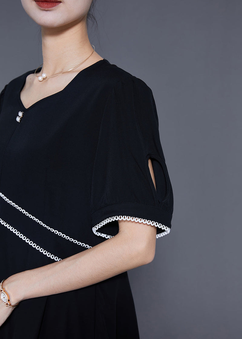 Classic Vintage Blouse with a Flattering Fit