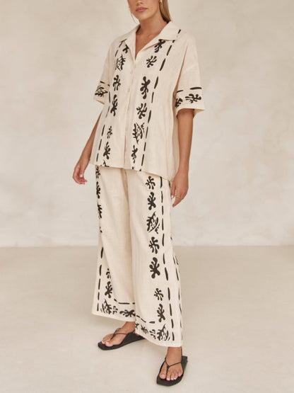 Effortlessly Elegant Pants with a Timeless Design