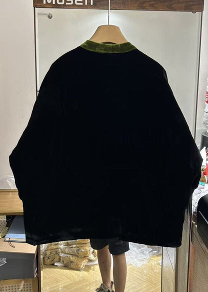 Effortlessly Elegant Coat with a Timeless Design