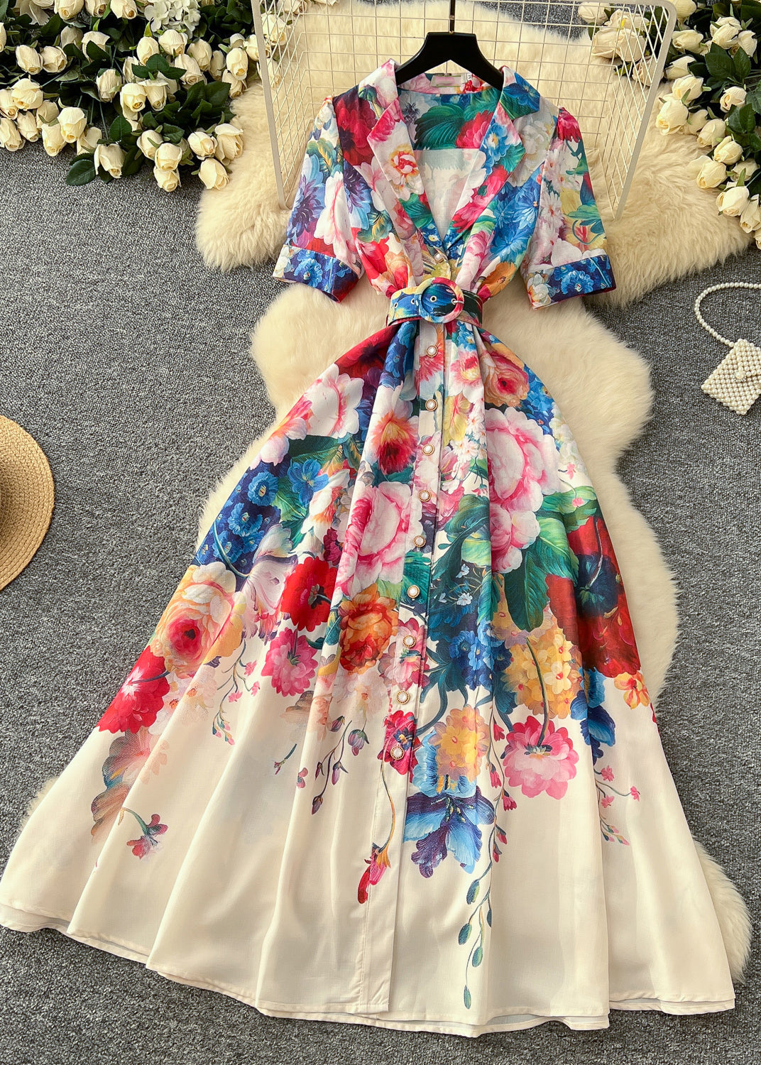 Well Tailored Dress with a Graceful Silhouette