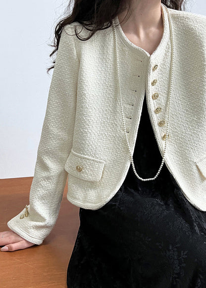 Well Tailored Coat with a Graceful Silhouette