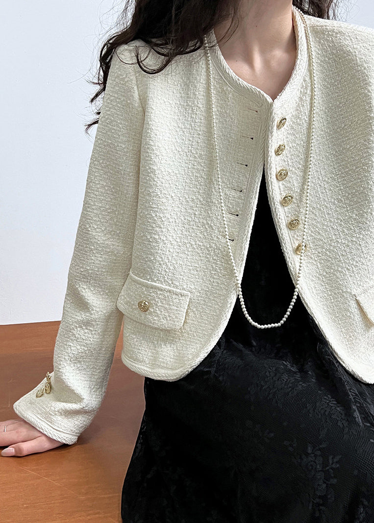 Well Tailored Coat with a Graceful Silhouette