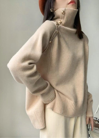 Well Tailored Sweater with a Graceful Silhouette