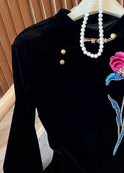 Beautifully Crafted Blouse in a Classic Style