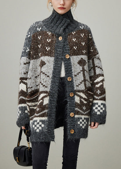 Well Tailored Coat with a Graceful Silhouette