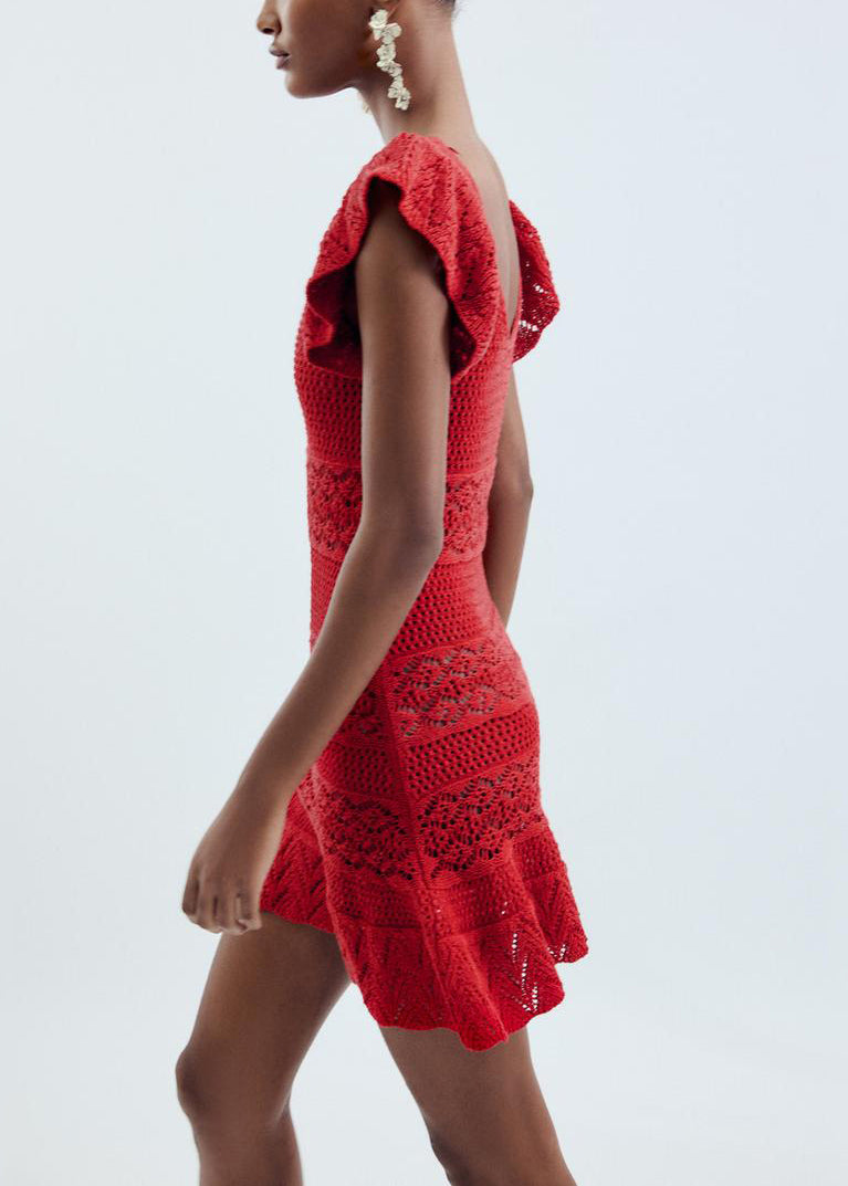 Beautifully Finished Dress in a Timeless Design