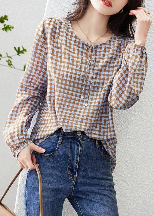 Classic Vintage Blouse with a Flattering Fit