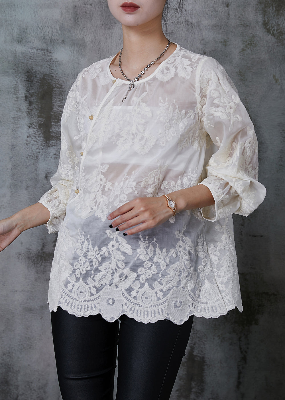 Classic Vintage Shirt with a Flattering Fit