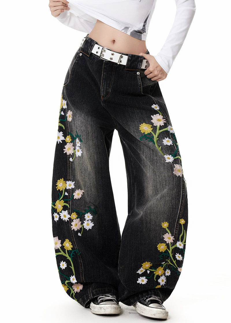 Effortlessly Elegant Pants with a Timeless Design