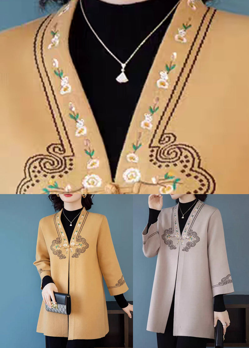 Gracefully Styled Coat for Any Occasion