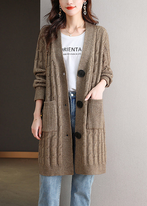 Well Tailored Cardigan with a Graceful Silhouette