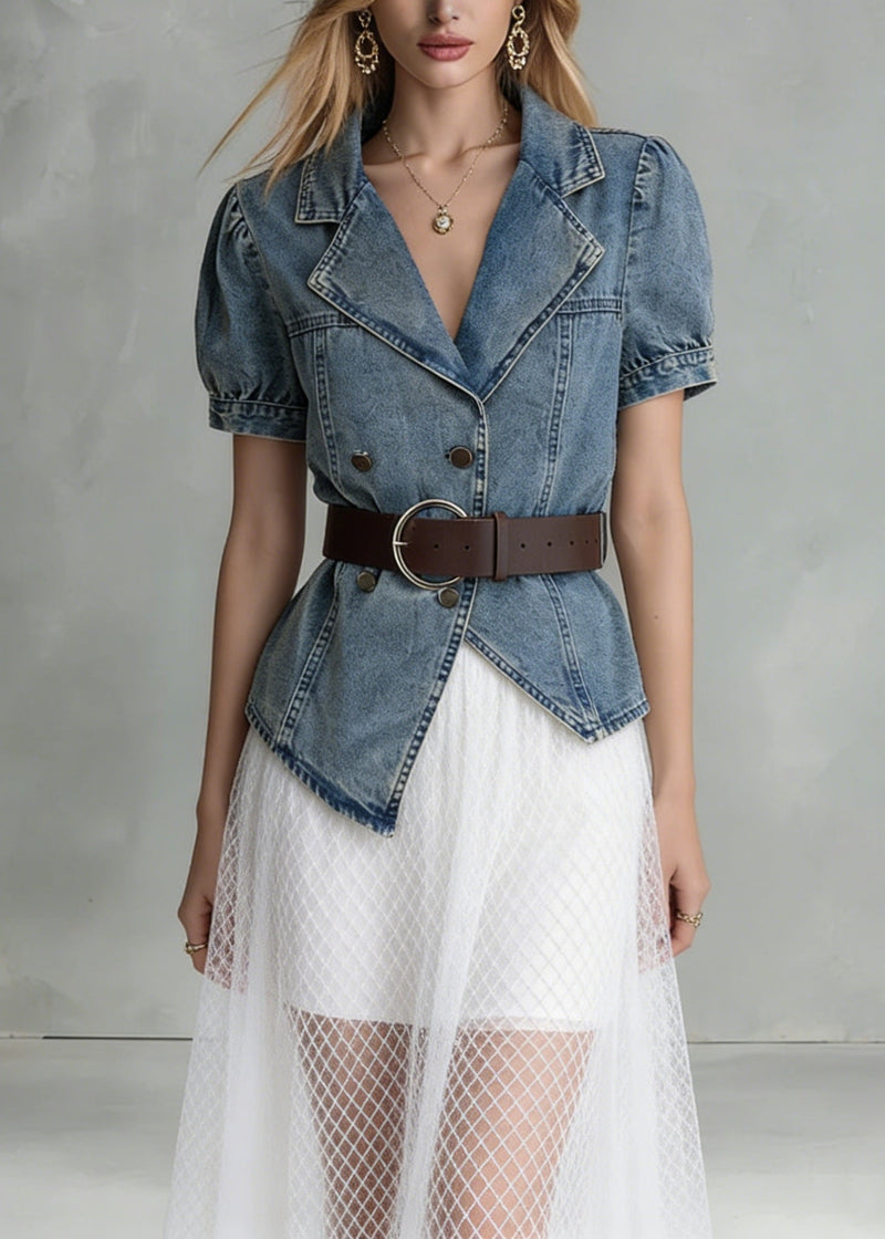 Classic Vintage Shirt with a Flattering Fit