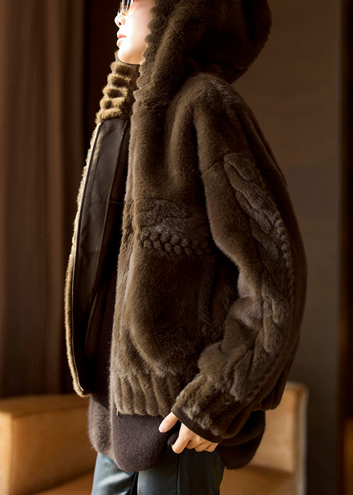 Beautifully Finished Coat in a Timeless Design