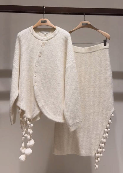Classic Vintage Sweater with a Flattering Fit