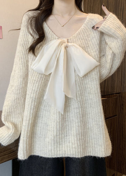 Classic Vintage Sweater with a Flattering Fit