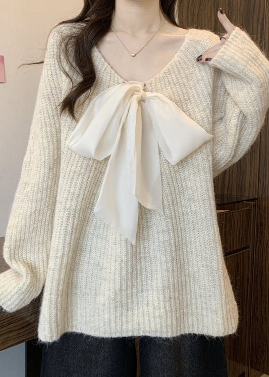 Classic Vintage Sweater with a Flattering Fit