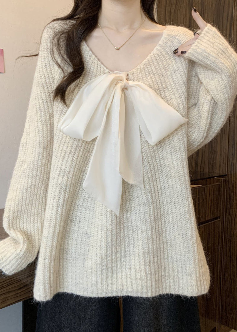 Classic Vintage Sweater with a Flattering Fit