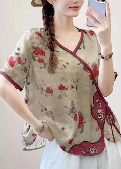 Effortlessly Elegant Top with a Timeless Design