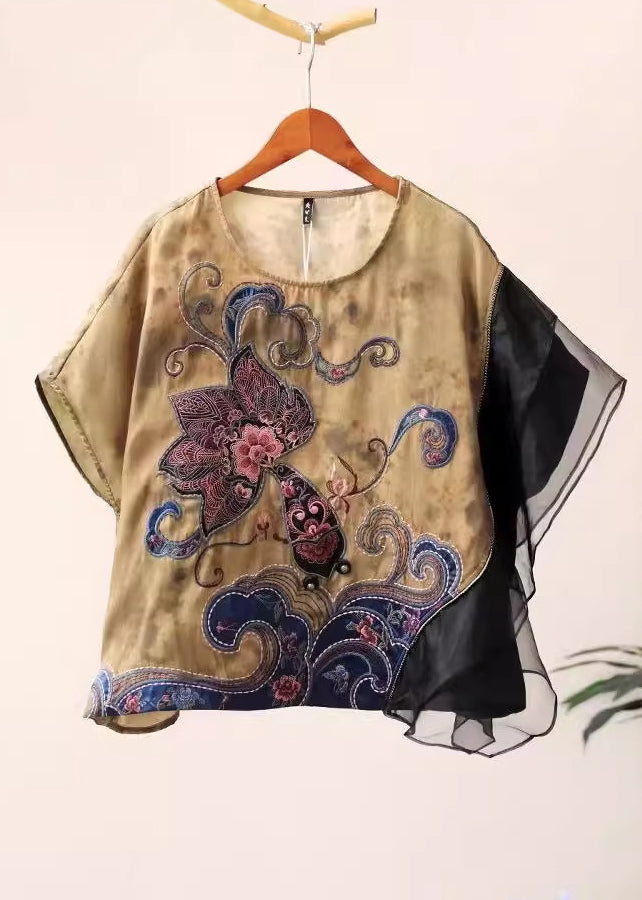 Well Tailored Top with a Graceful Silhouette