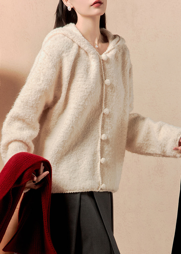 Gracefully Styled Coat for Any Occasion