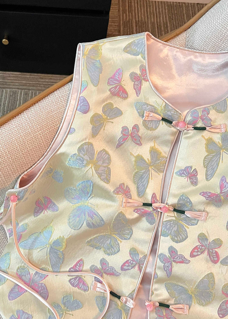 Effortlessly Elegant Garment with a Timeless Design