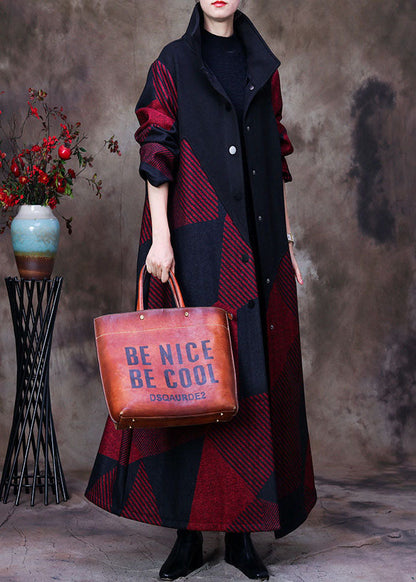 Well Tailored Coat with a Graceful Silhouette