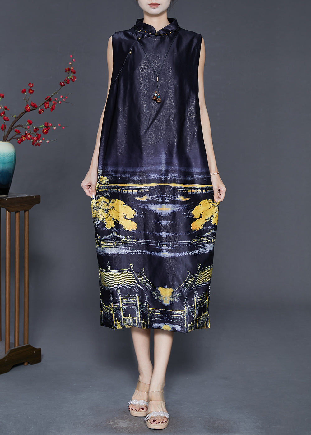 Gracefully Styled Dress for Any Occasion