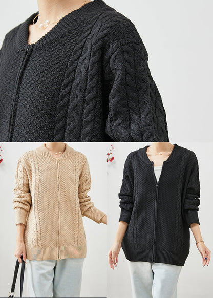Well Tailored Coat with a Graceful Silhouette