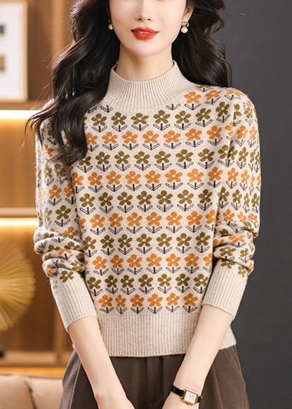 Well Tailored Sweater with a Graceful Silhouette