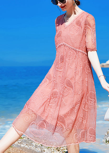 Well Tailored Dress with a Graceful Silhouette