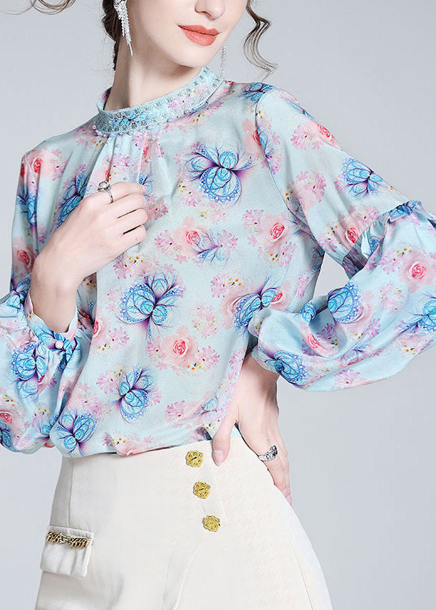 Well Tailored Top with a Graceful Silhouette