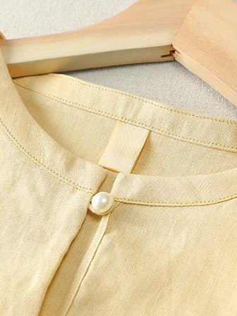 Well Tailored Top with a Graceful Silhouette