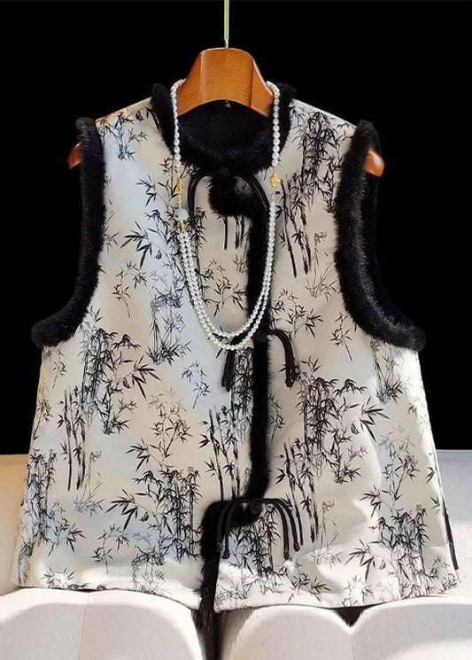Beautifully Finished Coat in a Timeless Design