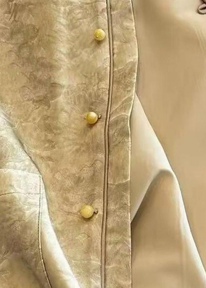 Effortlessly Elegant Coat with a Timeless Design