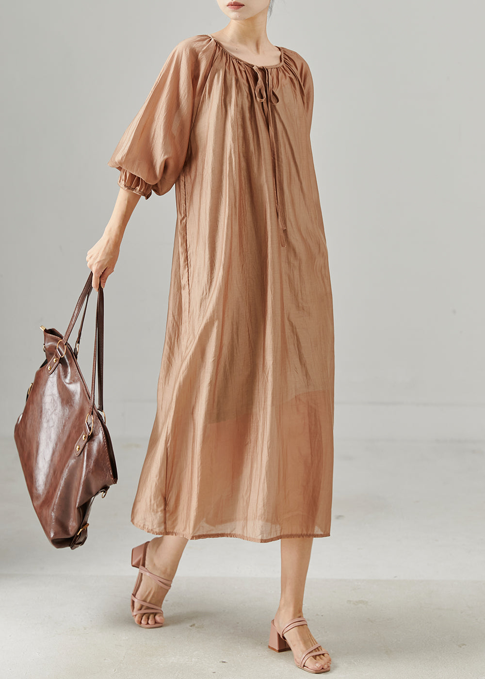 Beautifully Finished Dress in a Timeless Design