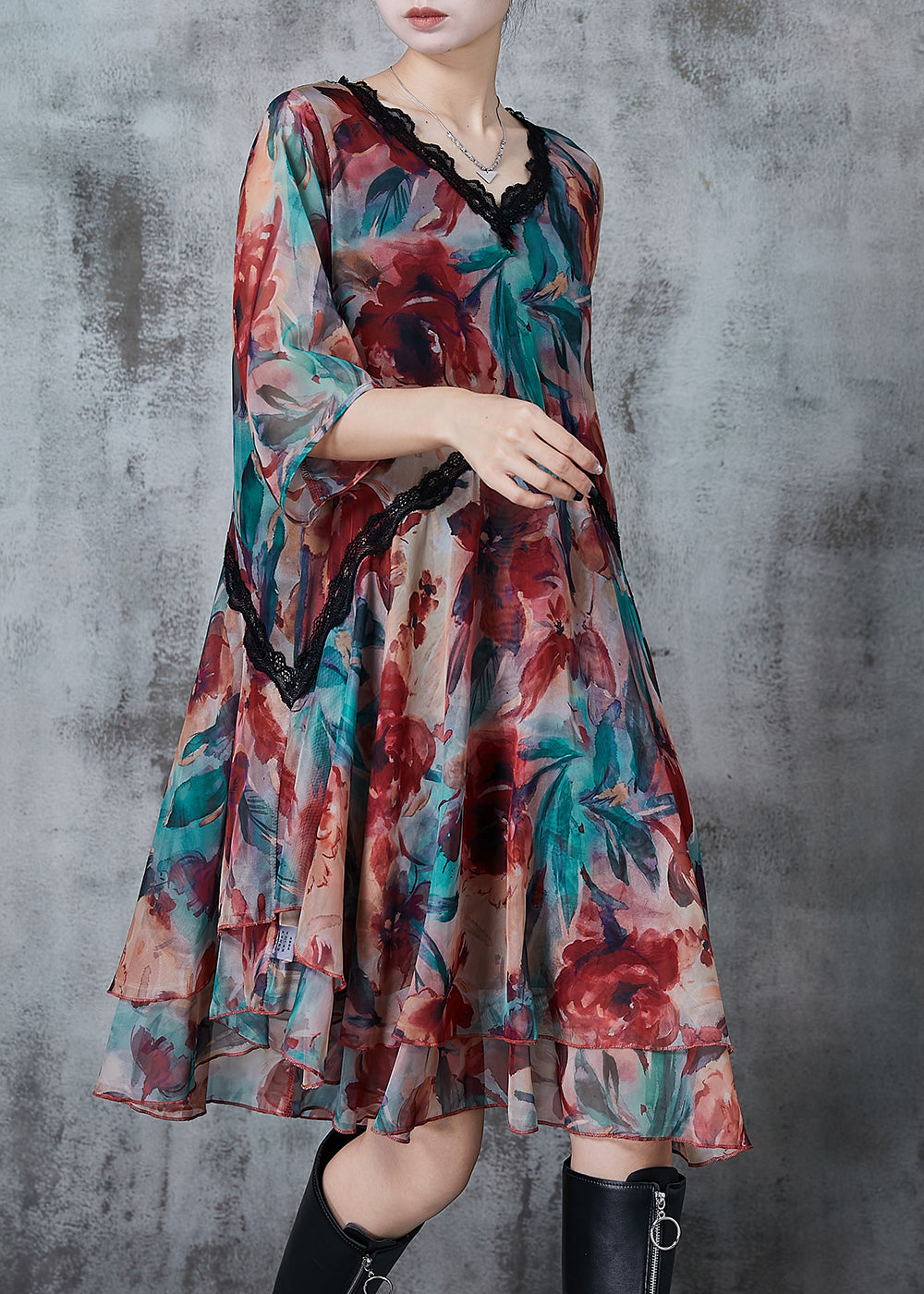 Well Tailored Dress with a Graceful Silhouette