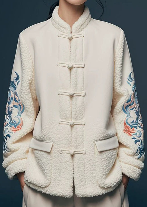 Well Tailored Coat with a Graceful Silhouette