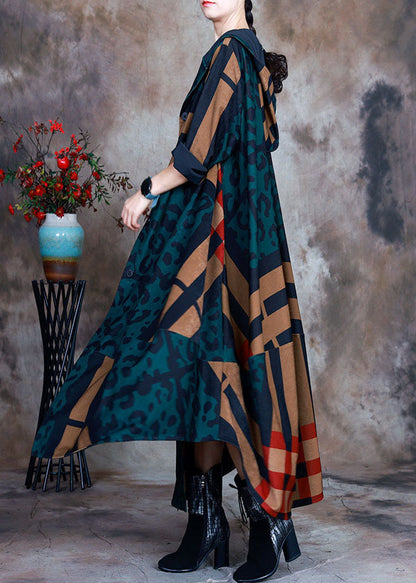 Well Tailored Coat with a Graceful Silhouette