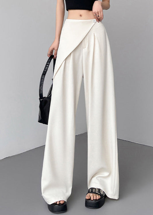 Effortlessly Elegant Pants with a Timeless Design