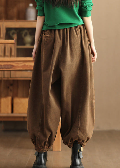 Effortlessly Elegant Pants with a Timeless Design