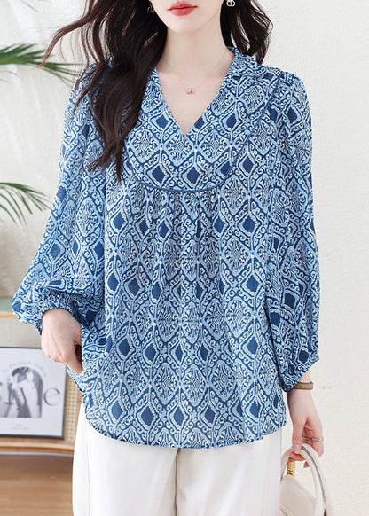 Sophisticated Blouse with a Clean Classic Look