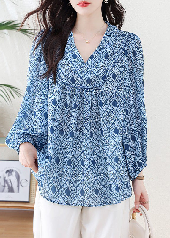 Sophisticated Blouse with a Clean Classic Look