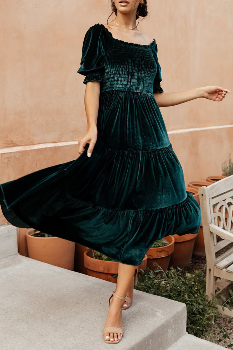 Effortlessly Elegant Dress with a Timeless Design