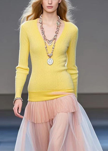 Well Tailored Sweater with a Graceful Silhouette