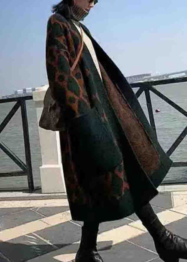 Well Tailored Cardigan with a Graceful Silhouette