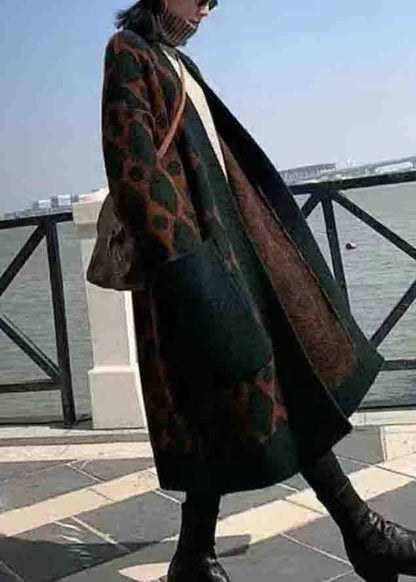 Well Tailored Cardigan with a Graceful Silhouette