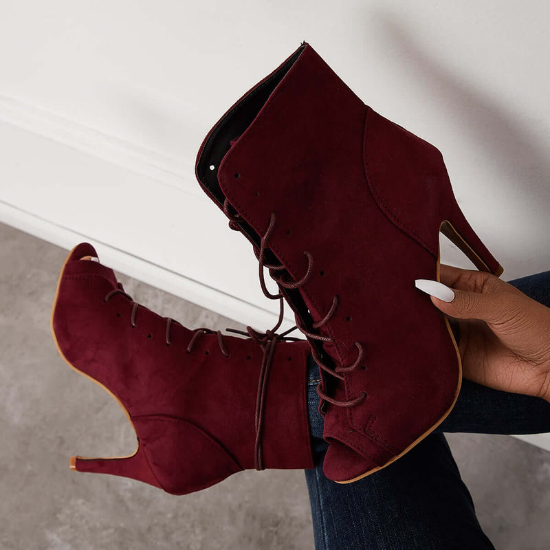 Graceful Orthopedic Boots for Modern Look