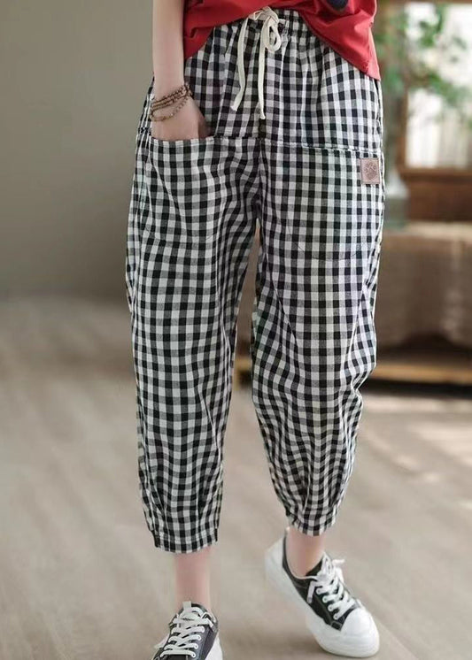 Effortlessly Elegant Pants with a Timeless Design