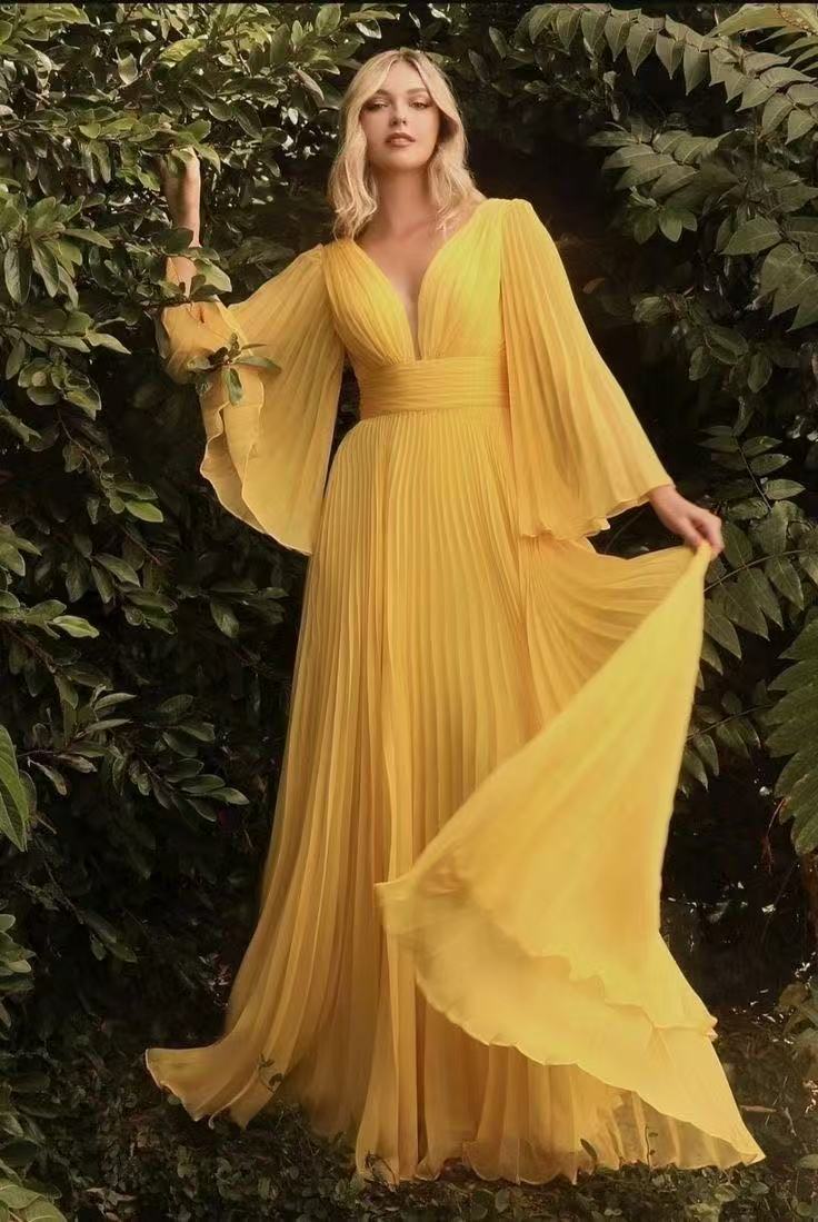 Gracefully Styled Dress for Any Occasion