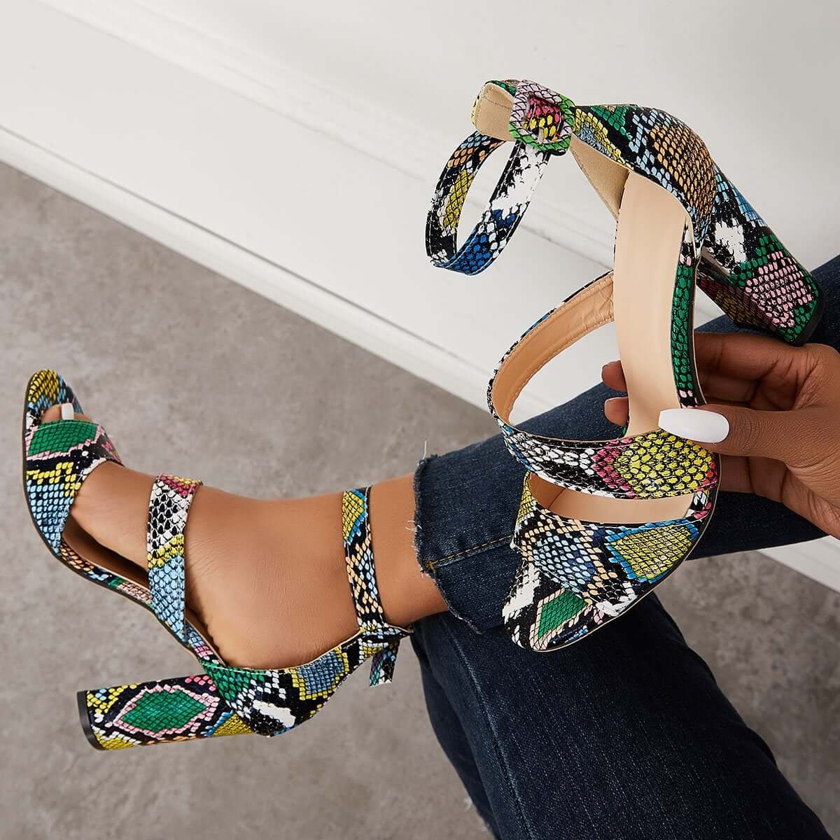 Graceful Orthopedic Sandals for Modern Look